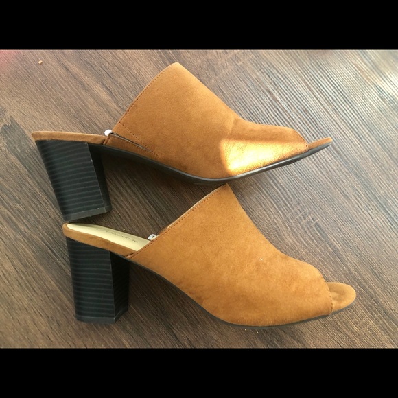 Liz Claiborne Shoes - Mules size 10